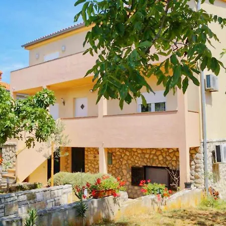 Leni 2 Apartman
