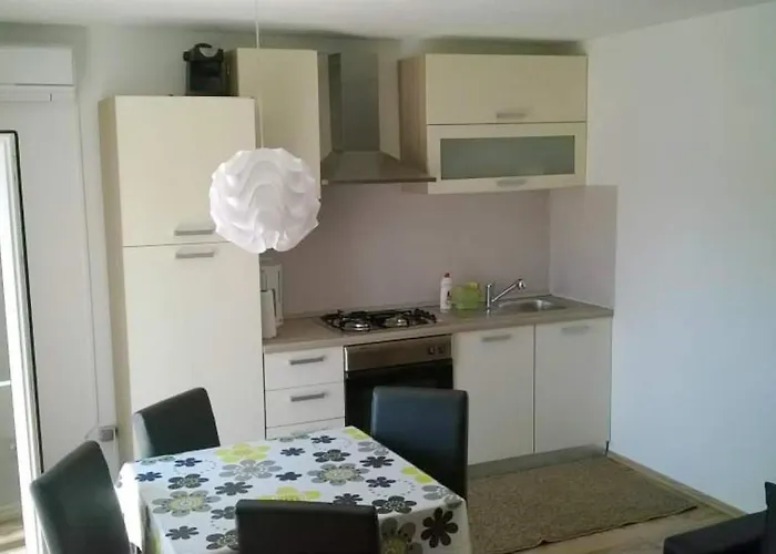 Leni 2 Apartman